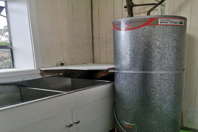 Photo of property in 42 Kamahi Street, Stokes Valley, Lower Hutt, 5019