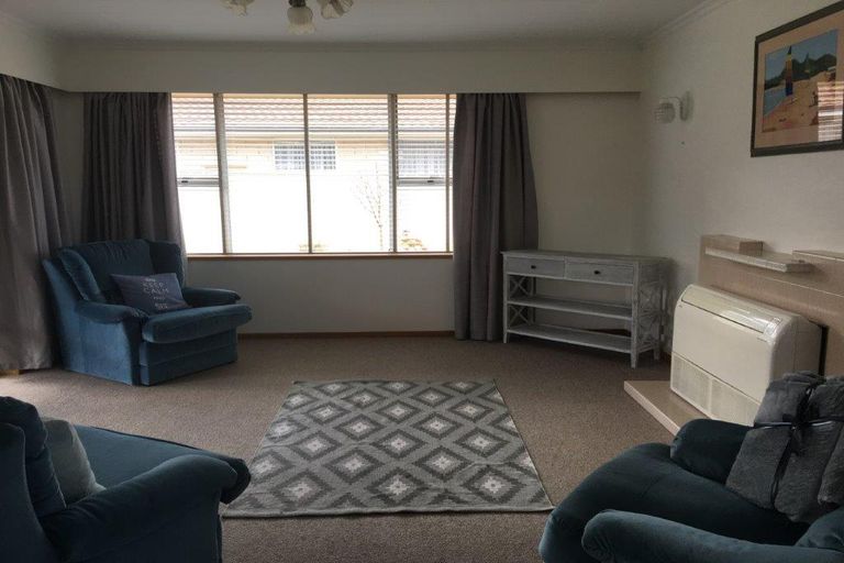 Photo of property in 12 Churchill Place, Waimate, 7924