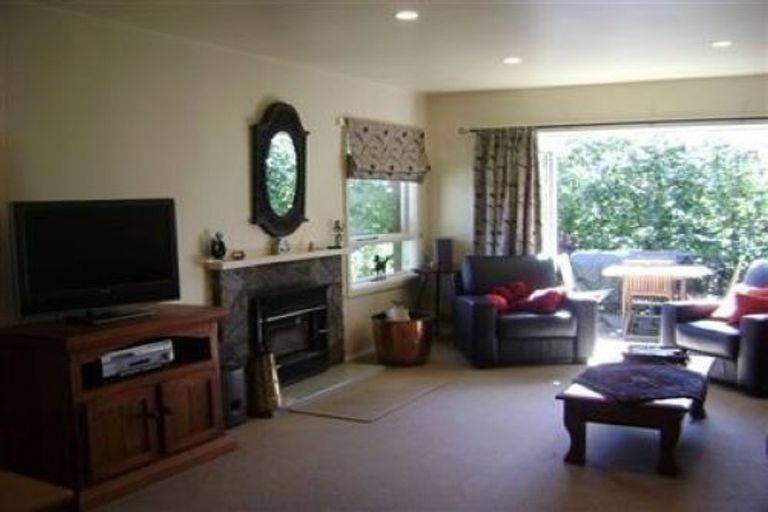 Photo of property in 17a Dulles Place, Papanui, Christchurch, 8053