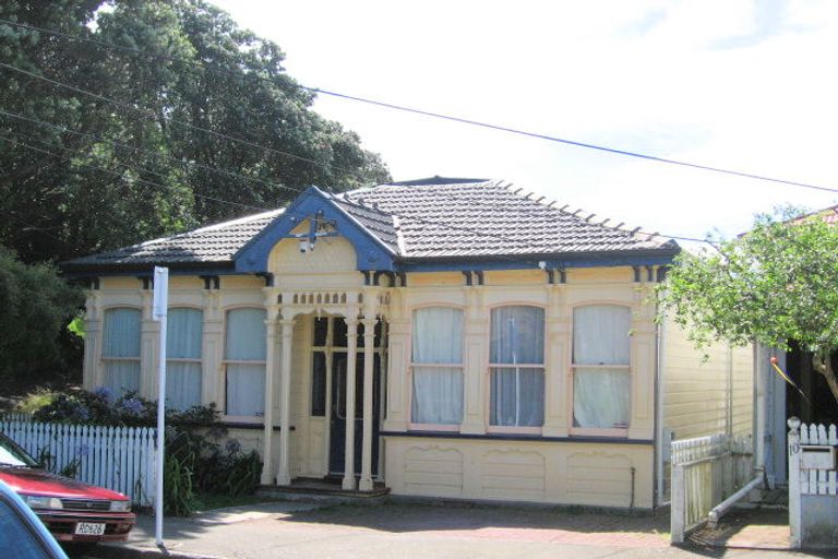 Photo of property in 12 Salisbury Terrace, Mount Cook, Wellington, 6021
