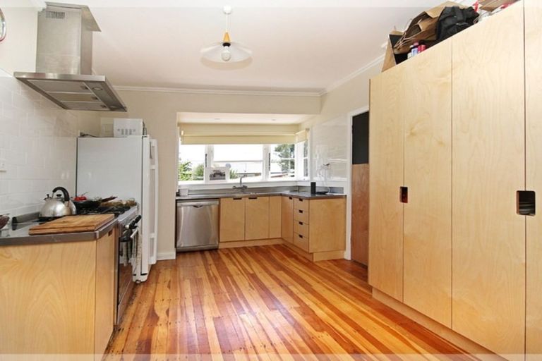 Photo of property in 42 Mckenzie Street, Levin, 5510
