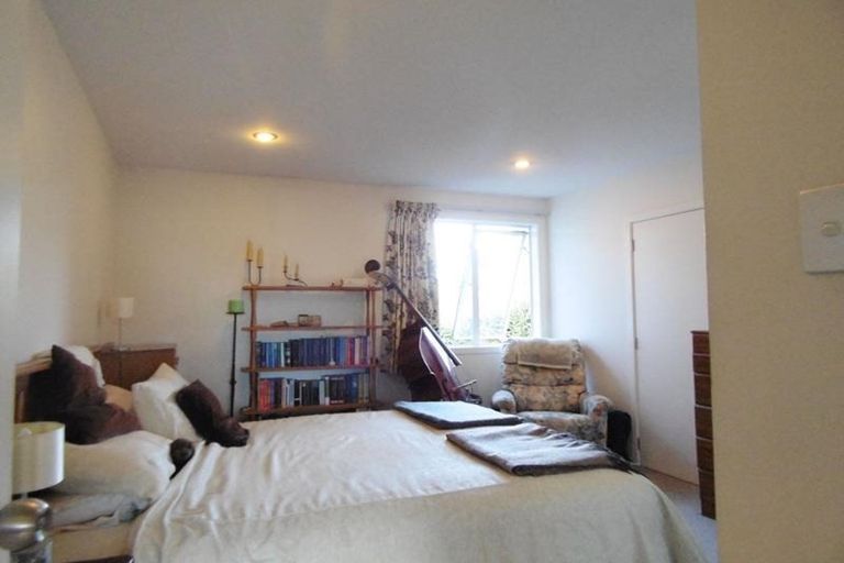 Photo of property in 11 Ward Crescent, Te Atatu Peninsula, Auckland, 0610