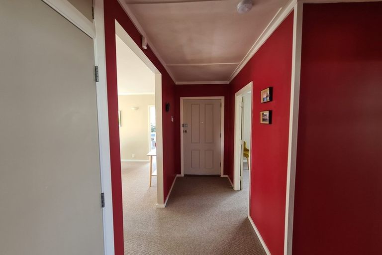 Photo of property in 3 Burke Grove, Naenae, Lower Hutt, 5011