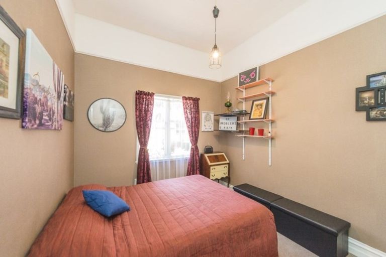 Photo of property in 21 Weraroa Road, Waverley, 4510