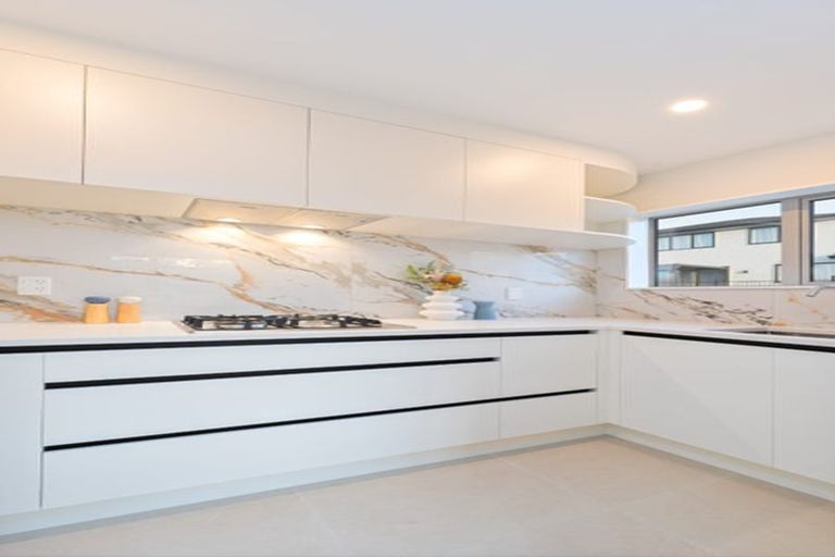 Photo of property in 10 Vino Cina Heights, Ranui, Auckland, 0612