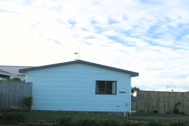 Photo of property in 21 Scott Avenue, Otaki Beach, Otaki, 5512