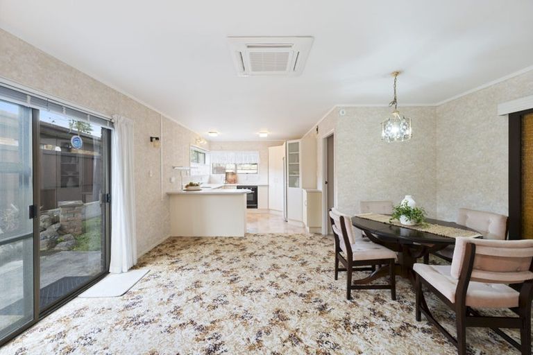 Photo of property in 21 Matuhi Rise, Henderson, Auckland, 0612