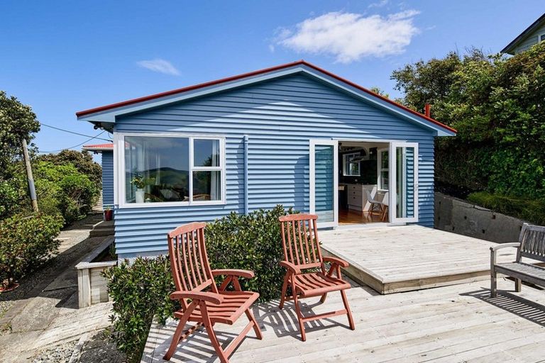 Photo of property in 10 Monowai Road, Johnsonville, Wellington, 6037