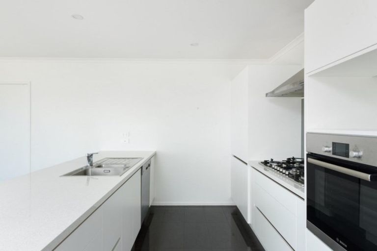 Photo of property in 30 Livingstone Drive, Papamoa Beach, Papamoa, 3118