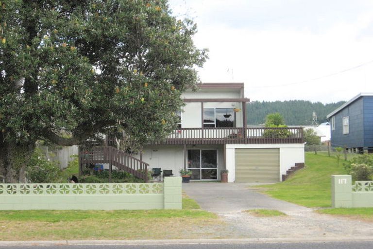 Photo of property in 117 Ocean Road, Whangamata, 3620