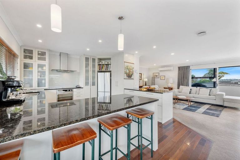 Photo of property in 20 Gulf Crest, Bucklands Beach, Auckland, 2012