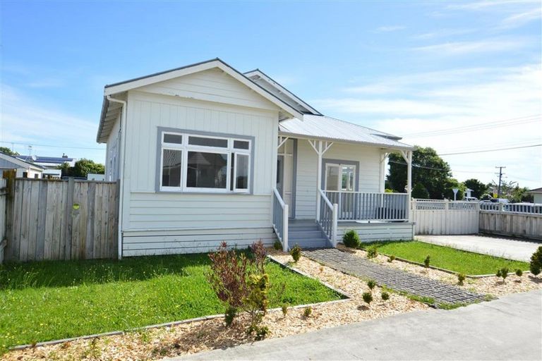 Photo of property in 40 Weraroa Road, Levin, 5510