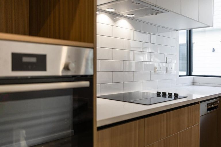 Photo of property in 11/25 Swanson Road, Henderson, Auckland, 0610