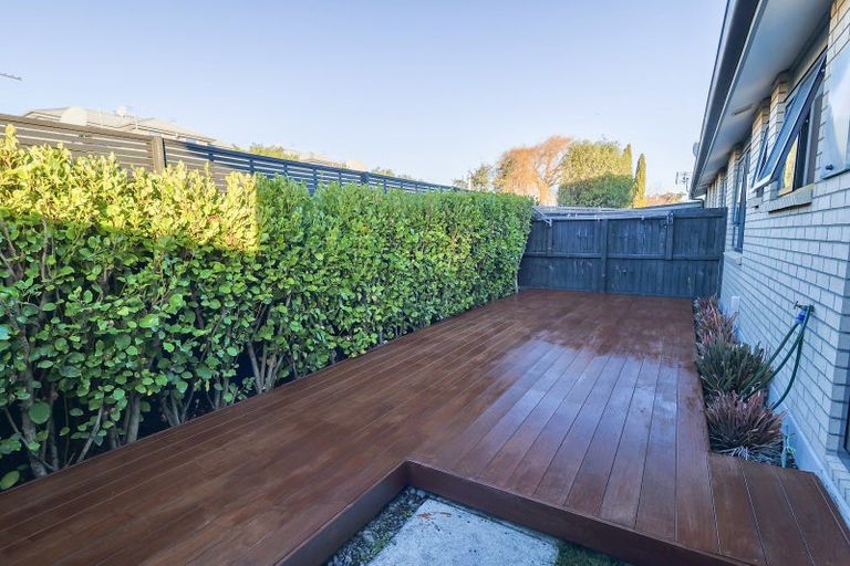 Photo of property in 1/164 Edgeware Road, Edgeware, Christchurch, 8013