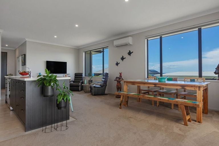 Photo of property in 31 Eagles Way, Cable Bay, 0420