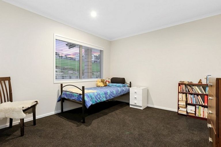 Photo of property in 38 Roberts Road, Matakatia, Whangaparaoa, 0930