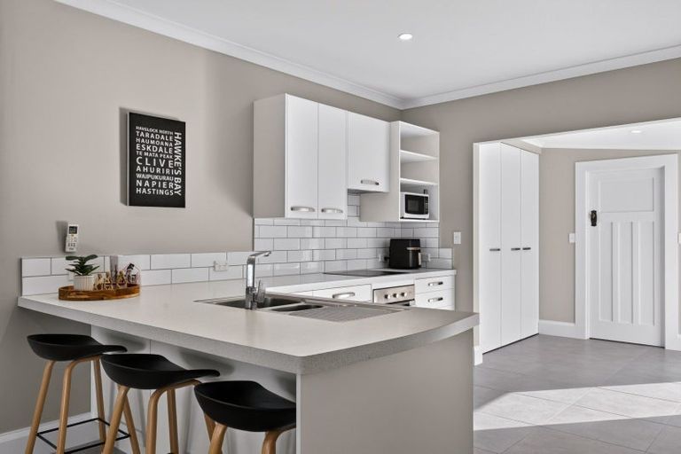 Photo of property in 203 Carlyle Street, Napier South, Napier, 4110