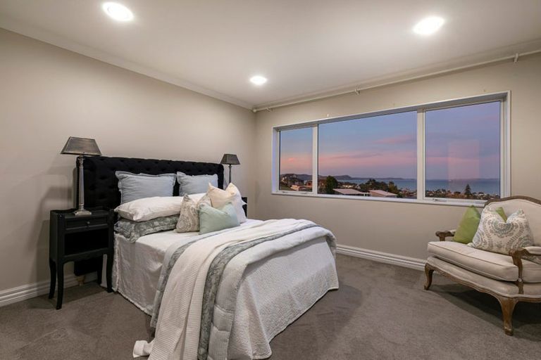 Photo of property in 188 Whangaparaoa Road, Red Beach, 0932