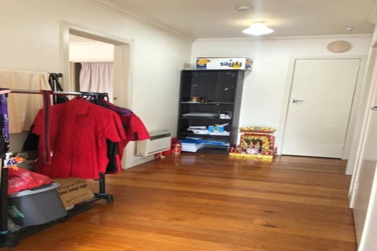 Photo of property in 26 Netherlands Avenue, Kelston, Auckland, 0602