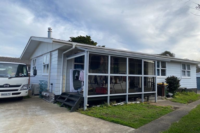 Photo of property in 32 Riverpark Crescent, Henderson, Auckland, 0610