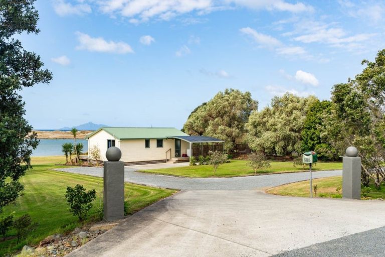 Photo of property in 585 Cove Road, Waipu, 0582