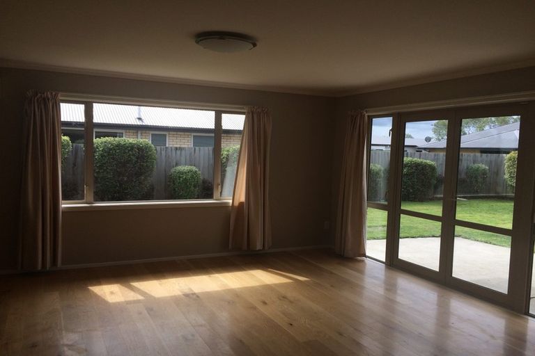 Photo of property in 41 Factory Road, Belfast, Christchurch, 8051