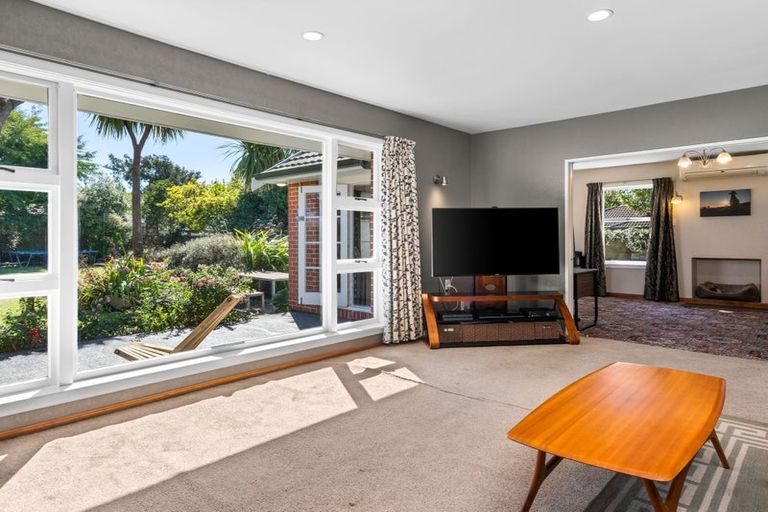 Photo of property in 2/151 Yaldhurst Road, Sockburn, Christchurch, 8042