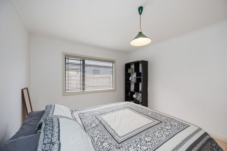 Photo of property in 27 Royal Oak Drive, Kelvin Grove, Palmerston North, 4414