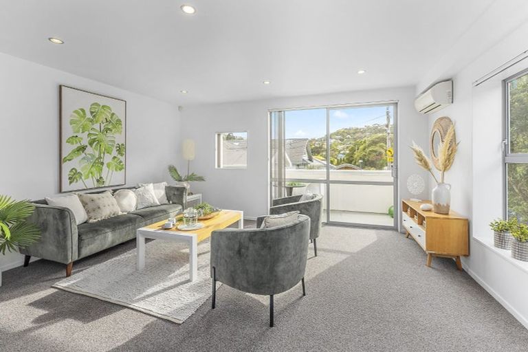 Photo of property in 1/12 Agra Crescent, Khandallah, Wellington, 6035