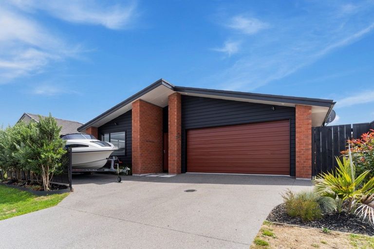 Photo of property in 14 Furlong Road, Papamoa, 3118
