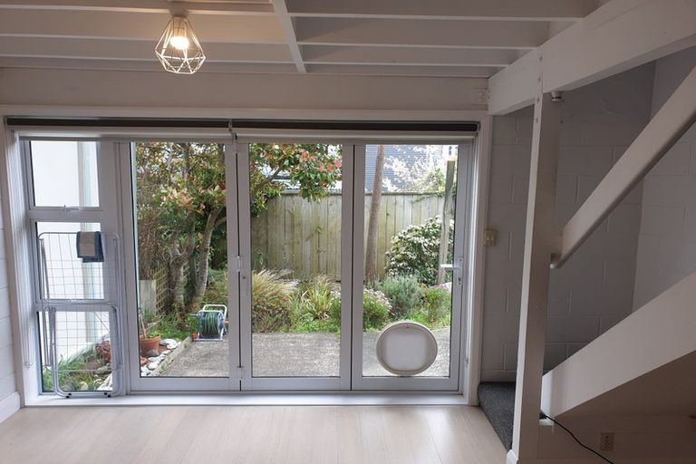 Photo of property in Paddington Apartments, 15/15 Mckinley Crescent, Brooklyn, Wellington, 6021