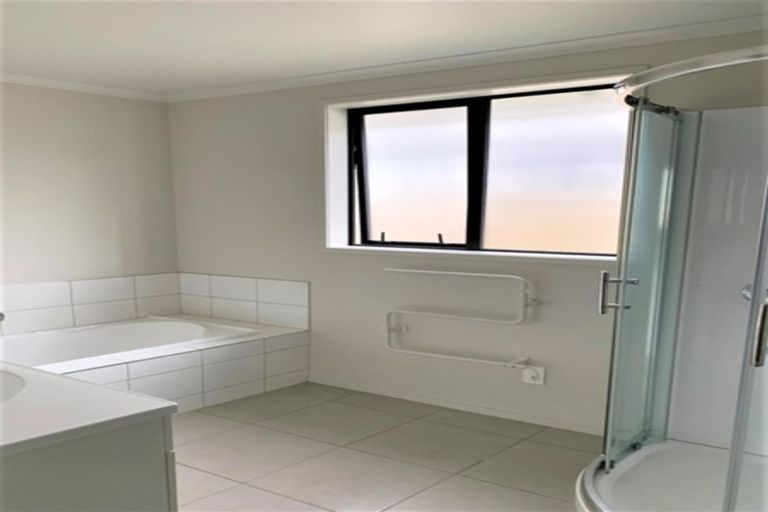 Photo of property in 13 Derwent Place, Flagstaff, Hamilton, 3210