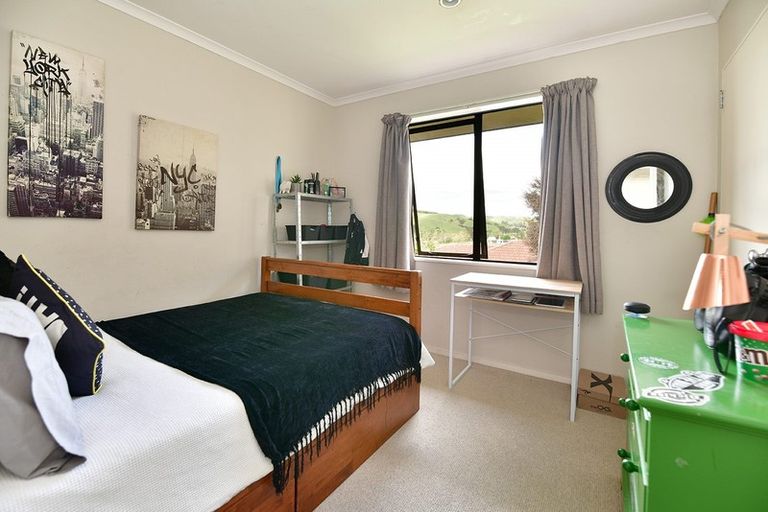 Photo of property in 27 Amberly Rise, Helensville, 0800