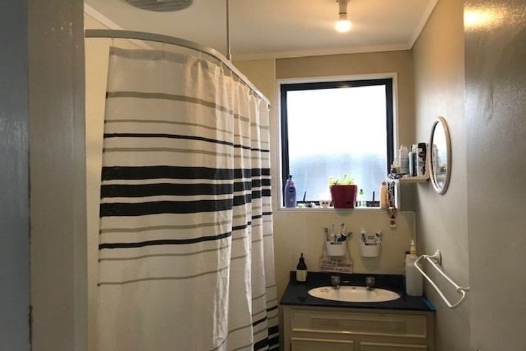 Photo of property in 2/59 Redcrest Avenue, Red Hill, Papakura, 2110