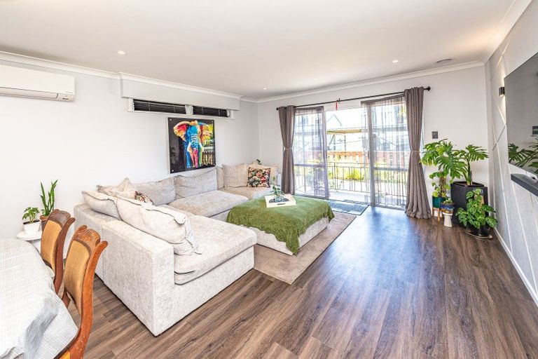 Photo of property in 3/5 Saint Leonard Street, Saint Johns Hill, Whanganui, 4501