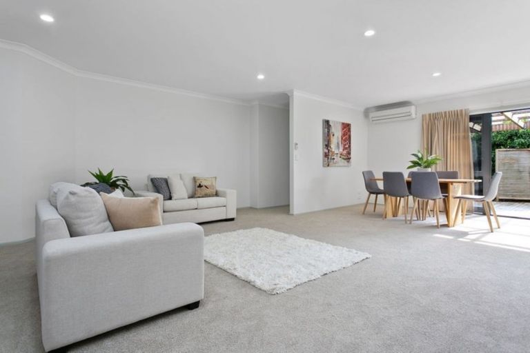 Photo of property in 13a Shaw Street, Leamington, Cambridge, 3432