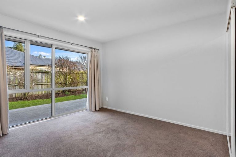 Photo of property in 8 Len Hale Place, Parklands, Christchurch, 8083
