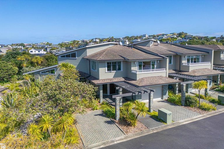 Photo of property in 8 Little Compton Mews, Snells Beach, 0920