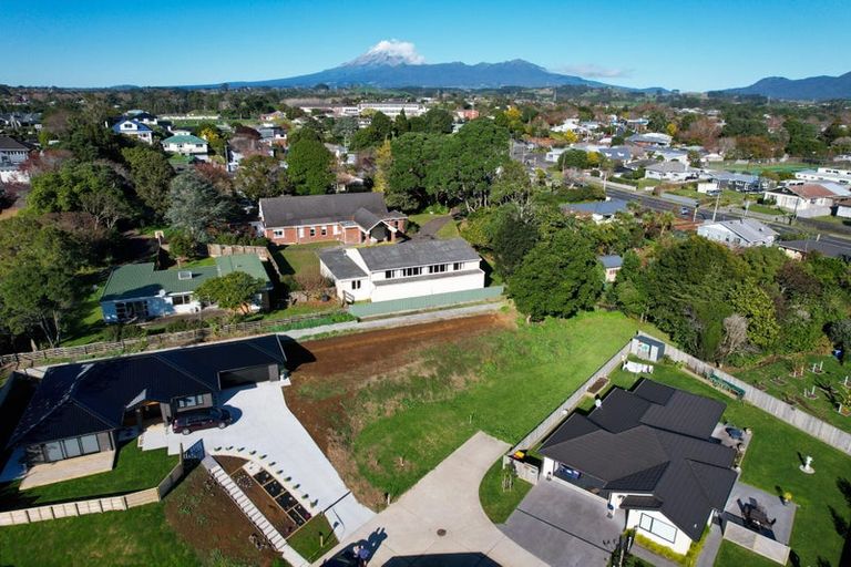 Photo of property in 8 Westwill Way, Westown, New Plymouth, 4310