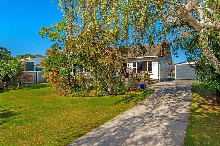 Photo of property in 100 Awapuni Road, Awapuni, Gisborne, 4010