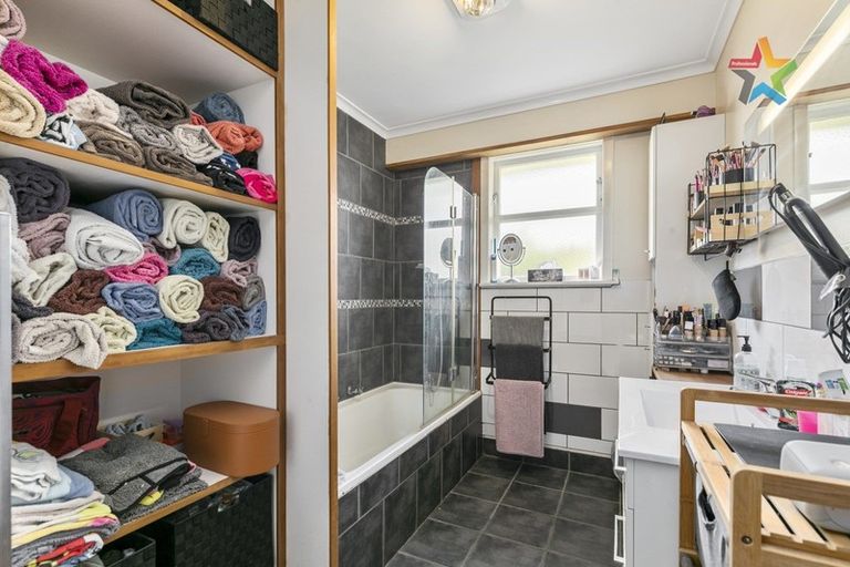 Photo of property in 12 Rimu Street, Naenae, Lower Hutt, 5011