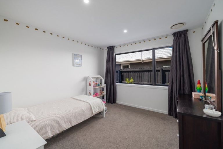 Photo of property in 10 Polish Settlers Place, Marshland, Christchurch, 8083