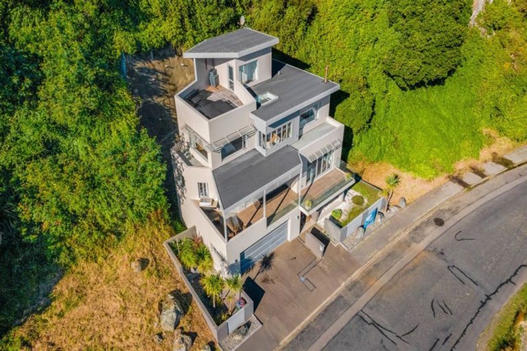 Photo of property in 73 Moana Road, Plimmerton, Porirua, 5026