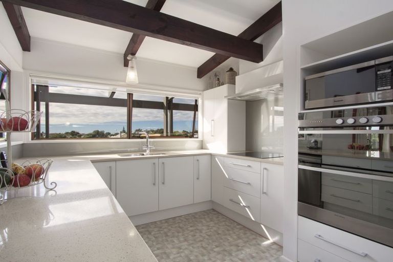 Photo of property in 10 Patterson Place, Waihi Beach, 3611