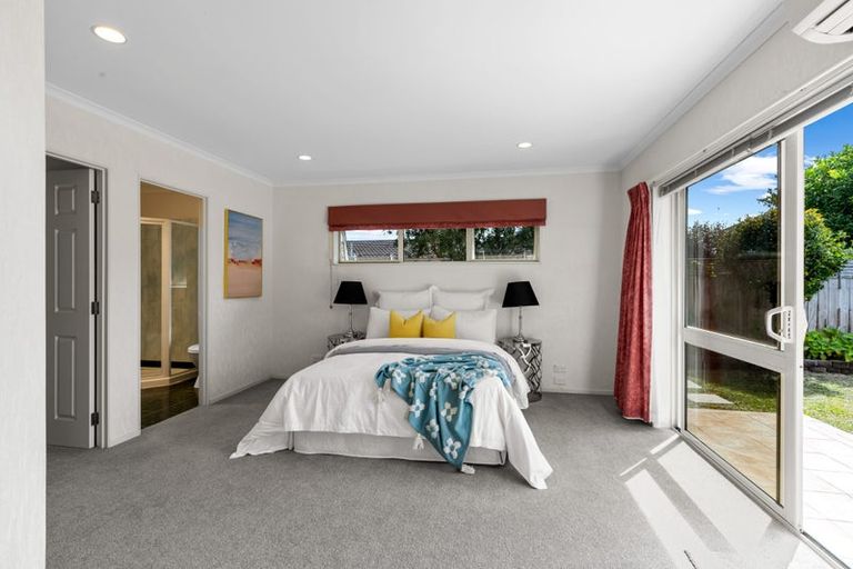 Photo of property in 12 Dan Tori Place, Orewa, 0931