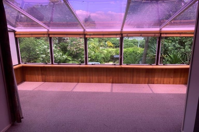 Photo of property in 27-29 Wairau Road, Forrest Hill, Auckland, 0627