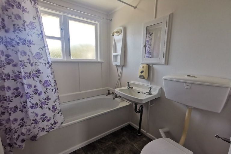 Photo of property in 1/548 Fergusson Drive, Trentham, Upper Hutt, 5018