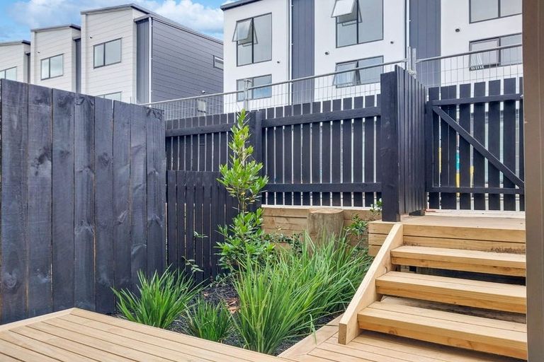 Photo of property in 41 Tukari Lane, Mangere Bridge, Auckland, 2022