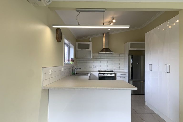 Photo of property in 18 Mckean Avenue, Manurewa, Auckland, 2102