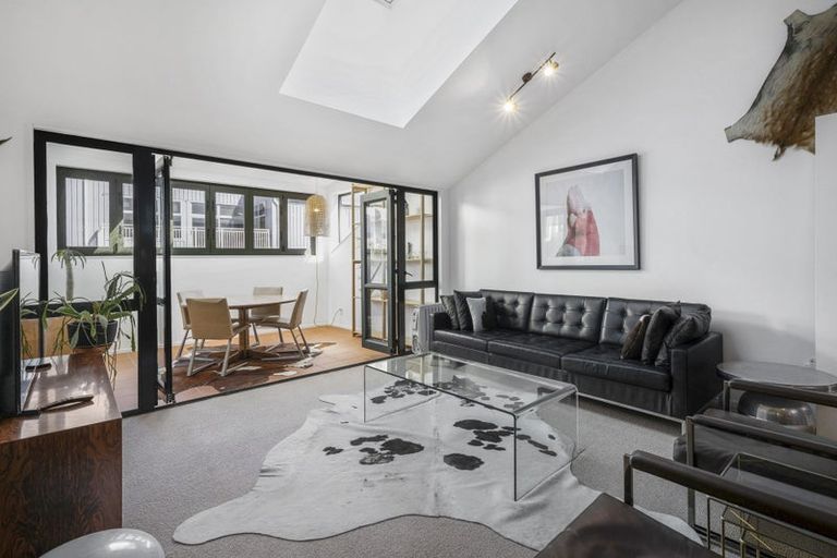 Photo of property in Courtenay Mews Apartments, 18/14 Alpha Street, Te Aro, Wellington, 6011